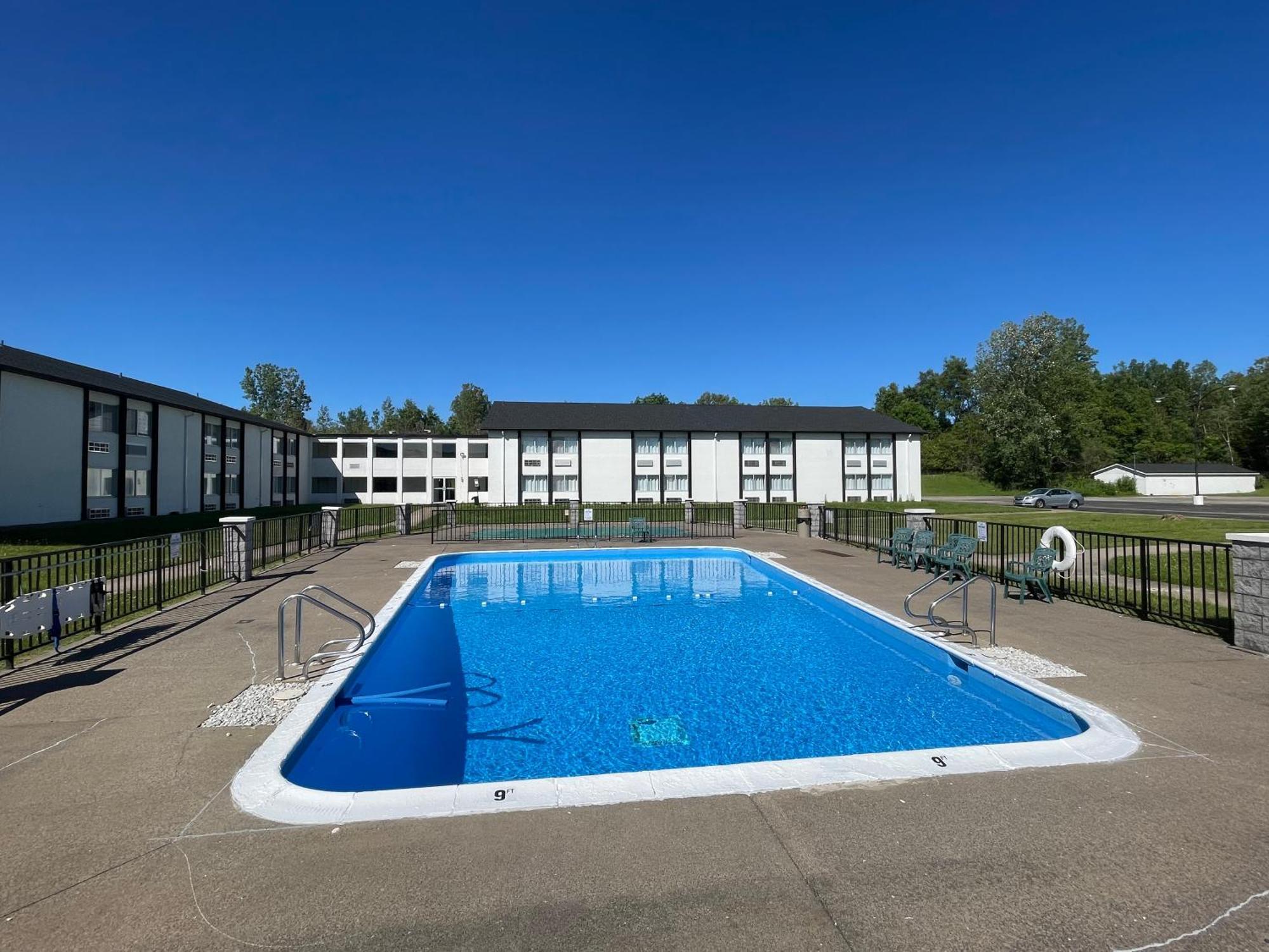 Days Inn By Wyndham Erie Kearsarge Exterior foto